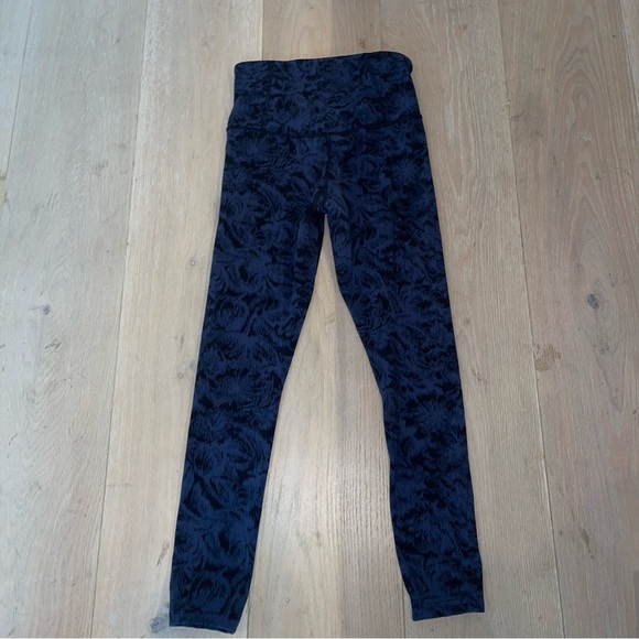 ATHLETA Elation Textured Tight, Frosted Floral Blue XS - Picture 2 of 6